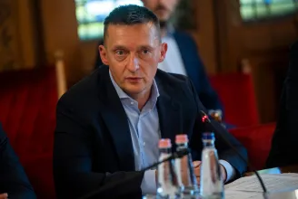 Hosszú idő után ismét nyilvánosan szerepelt Rogán Antal