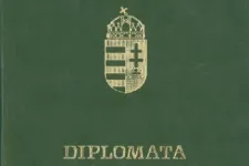 Négy év alatt több mint tízezer diplomata-útlevelet osztogatott ki a külügy