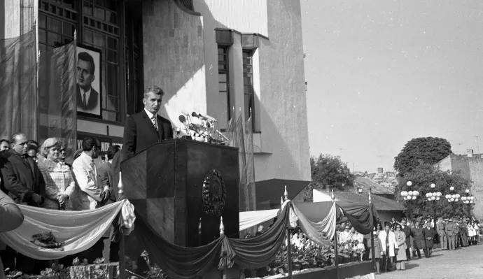Ceaușescu ünnepi beszéde a színház átadásakor – Fotó: Azopan Fotóarchívum