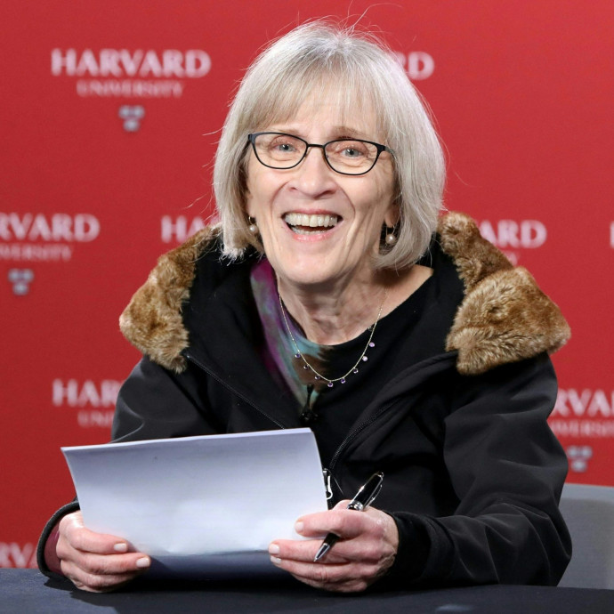 Már egy függöny is segíthet abban, hogy a nők gazdasági szerepe erősödjön