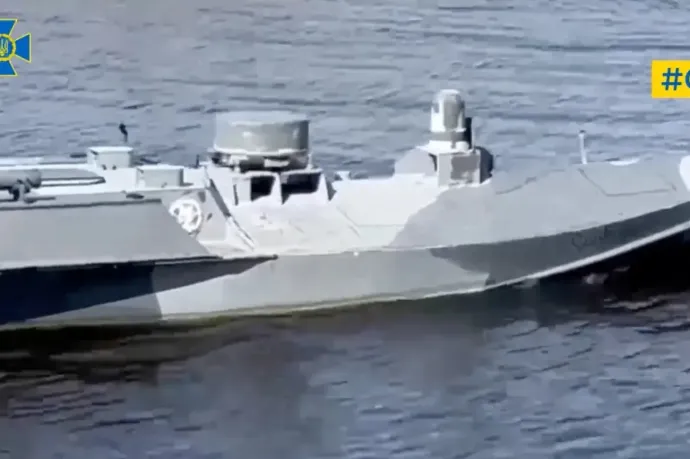 Az orosz flottát támadta az ukrán tengeri drón, amit 800 kiló robbanószerrel is meg lehet pakolni