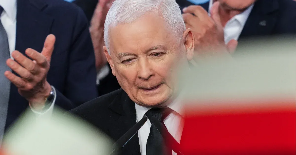 Exit poll: Kaczyński pártja az élen, de többségbe kerülhet Lengyelországban az ellenzék