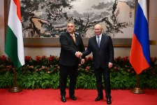 Orbán Putyinnal tárgyalt Kínában
