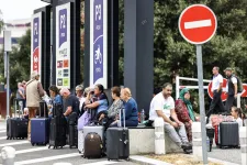 Biztonsági riasztás miatt leállt nyolc franciaországi reptér