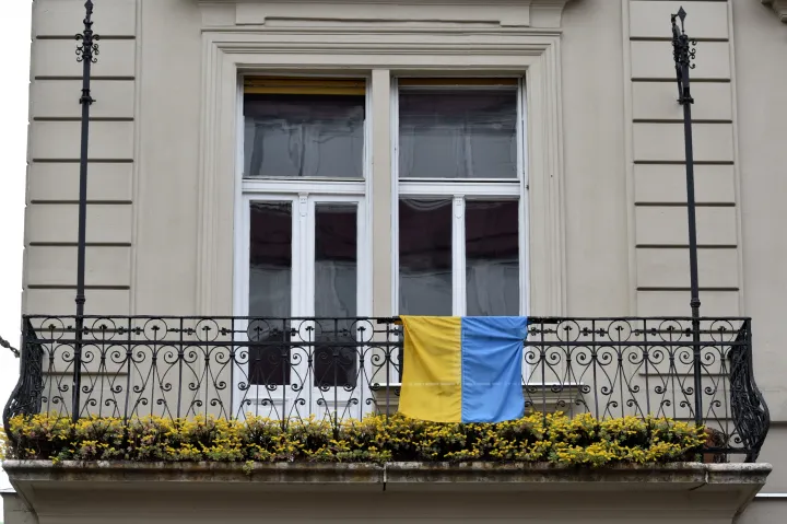 Pénzbüntetést kér a litván ügyészség az ukrán zászlót meggyalázó magyar szurkolókra