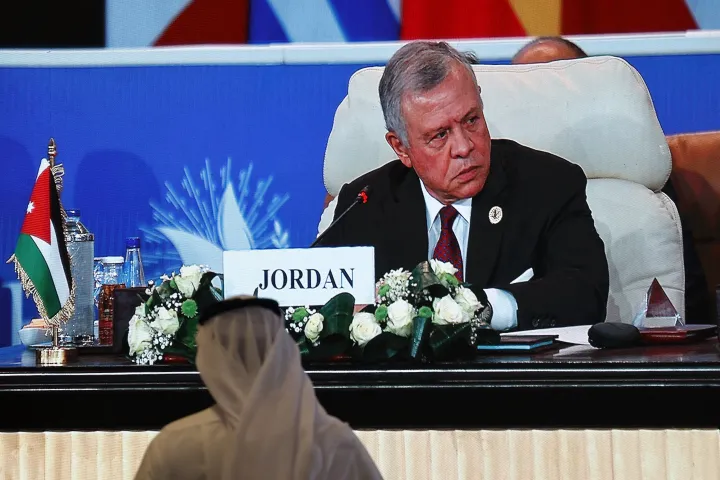II. Abdullah a kairói csúcstalálkozón – Fotó: Khaled Desouki / AFP