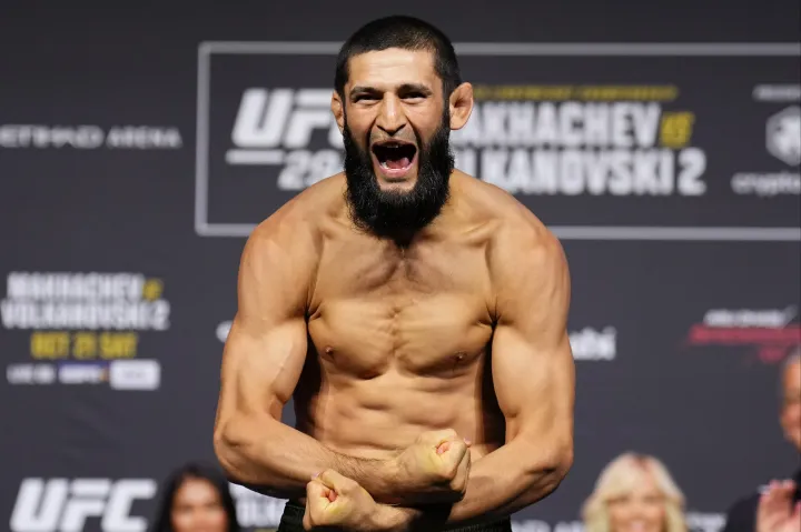 A rettegett MMA-bunyós meccs után angolul a világbékéről nyilatkozott, csecsenül viszont engedélyt kért Kadirovtól az Izrael elleni harcra