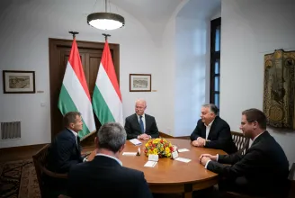 Orbán a Karmelitában fogadta Krausz Ferencet, további kormányzati támogatást ígért a kutatásaihoz