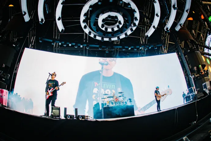 A Blink-182 újra feltalálta önmagát