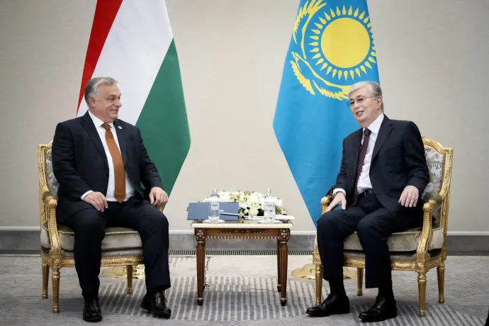 Orbán Viktor miniszterelnök és Kaszim-Zsomart Tokajev kazah elnök kétoldalú megbeszélést folytatott Szamarkandban 2022. november 10-én – Fotó: Fischer Zoltán / Miniszterelnöki Sajtóiroda / MTI