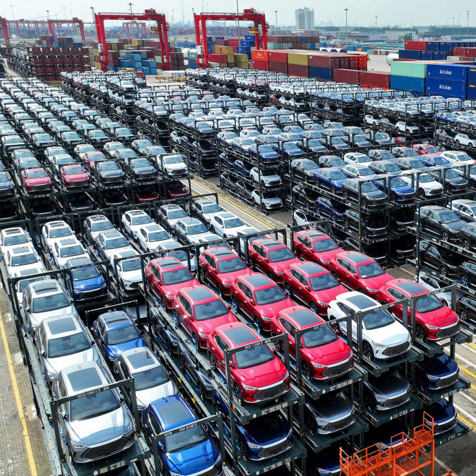 Gőzerővel folyik a kínai szerkezetváltás, csak nem úgy, ahogy a Nyugat szeretné