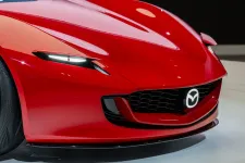 Benzinmotorral, de elektromos hajtással képzeli el a jövőt a Mazda