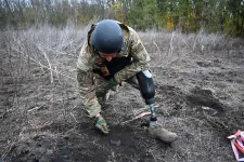 Az orosz erők beragadtak a harcokba Avgyijivkánál, Ukrajnában ellentmondásos korrupciós vizsgálat indult
