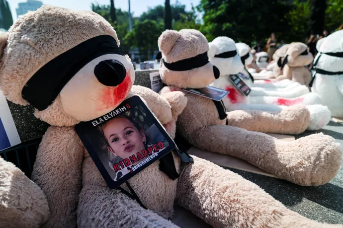 „A lányaim zokogtak a félelemtől” – mondta a magyar-izraeli édesanya, akinek a Hamász túszul ejtette a gyerekeit