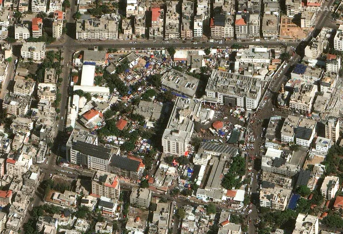A gázavárosi Sifa kórház egy 2023. október 19-i műholdképen – Forrás: Maxar Technologies / AFP