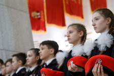 Ideológiai tárgyakkal és katonai ismeretekkel vonalasítják az orosz oktatást, a propaganda már Putyin újraválasztását készíti elő