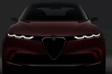 Akár ezer lóerős lehet a BMW-verő Alfa Romeo