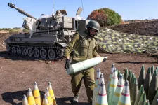 Az izraeli hadsereg azt állítja, hogy a Hamász használta a mentőautót, amire csapást mértek