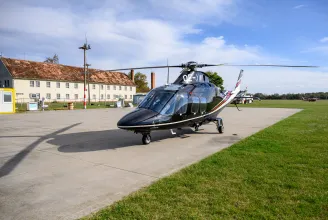 Mészáros Lőrinc és Várkonyi Andrea helikopterrel utazhattak Szegedre