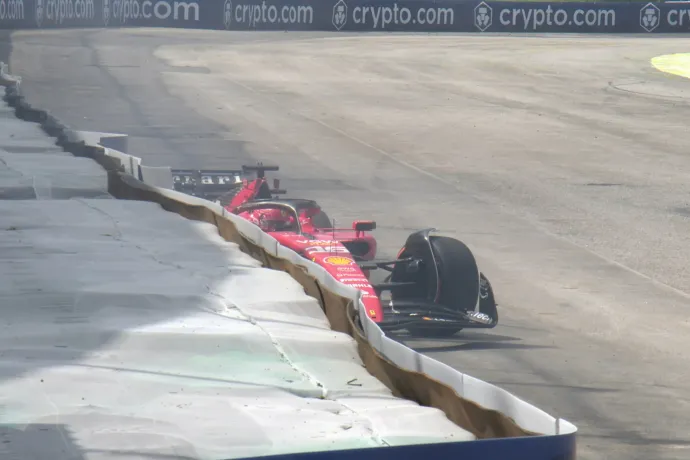 A rajtrácsra menet törte össze a Ferrariját Charles Leclerc a Brazil Nagydíjon