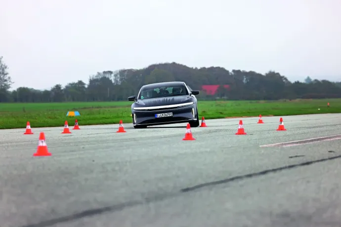 A Lucid Air Touring teljesített a legjobban az idei jávorszarvasteszt résztvevői közül – Fotó: Tannistest / Lemche