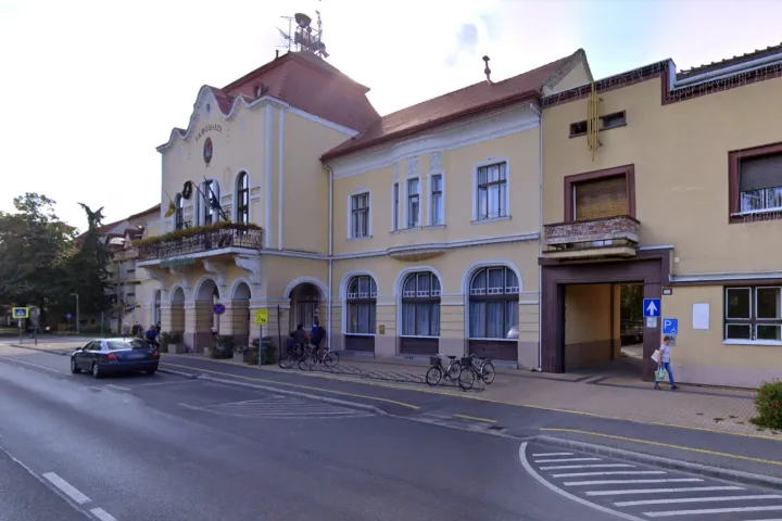 ATV: Balmazújváros nem tud béreket fizetni, egy teljes osztály felmondott a polgármesteri hivatalban