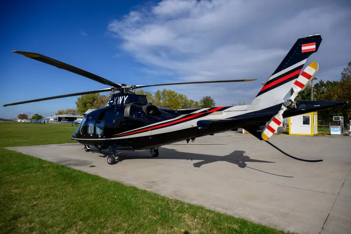 Egy osztrák fegyvergyáros flottájába tartozik az a helikopter, amin Mészáros Lőrincék Szegedre repültek
