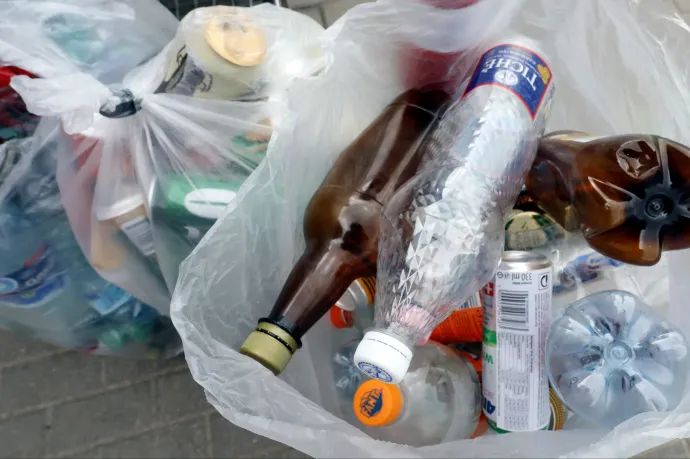 Egyelőre nem érdemes gyűjtögetni a palackokat, csak ezután kerülnek a polcokra a visszaváltható csomagolások