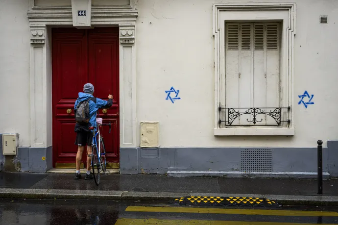 Az orosz hírszerzés lehet a felelős a párizsi Dávid-csillagos graffitikért