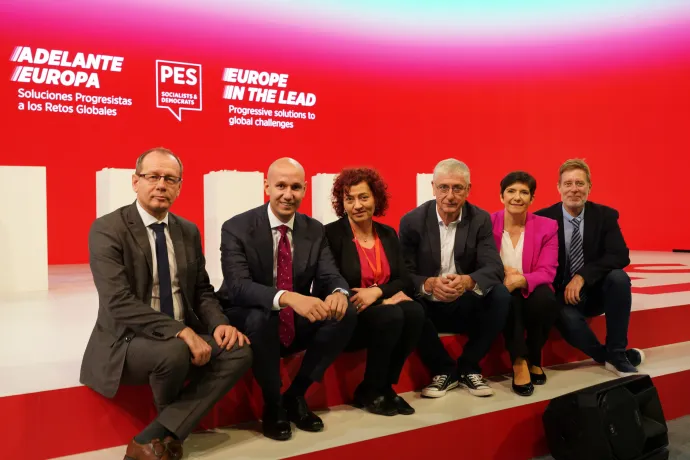 A DK vezető politikusai a PES kongresszusán – Forrás: Demokratikus Koalíció