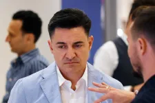 Jelentősen csökkentette a bíróság egy szexista kijelentések miatt megbírságolt vlogger büntetését