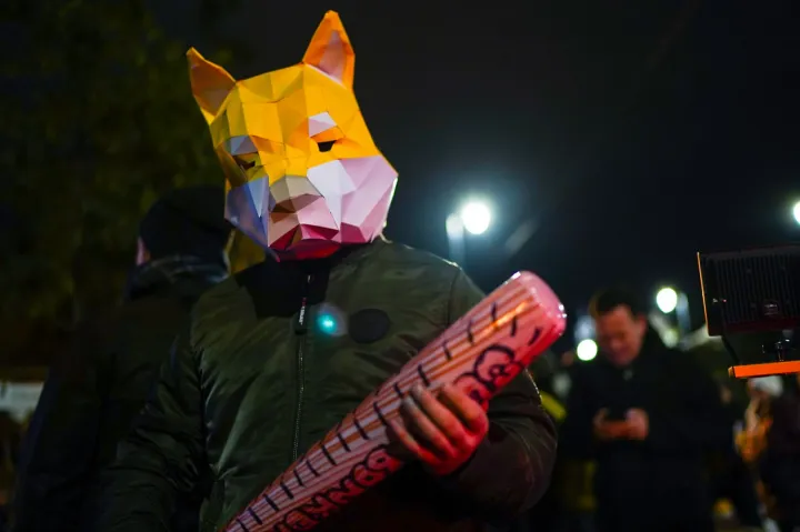 Mémhadsereg tüntetett az orosz nagykövetség előtt