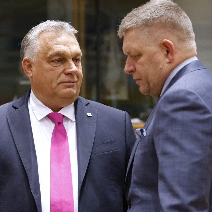 Magyaros bankadót és a gazdagok megadóztatását tervezi Fico Szlovákiában