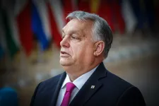 Guardian: A szuverenitási törvény Orbán újabb lépése a kritikus hangok elhallgattatására