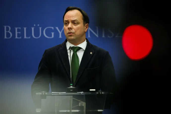 A kormány azt ígéri, aki csütörtök estig regisztrál, annak karácsony előtt megérkezik a gondosórája