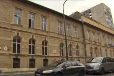 Az egyik budapesti gimnáziumban délre járnak a gyerekek, mert nincs elég matek- és informatikatanár