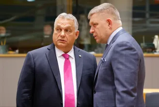 Kizárta a neki nem szimpatikus újságírókat a kormányülések helyszínéről Robert Fico