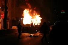 Autókat gyújtottak fel a bolgár futballelnök ellen tiltakozó szurkolók a magyarok elleni meccs után