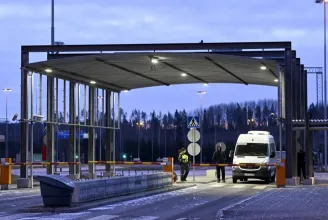 Finnország lezárja négy határátkelőjét, mivel jelentősen nőtt az Oroszországból érkező illegális menekültek száma