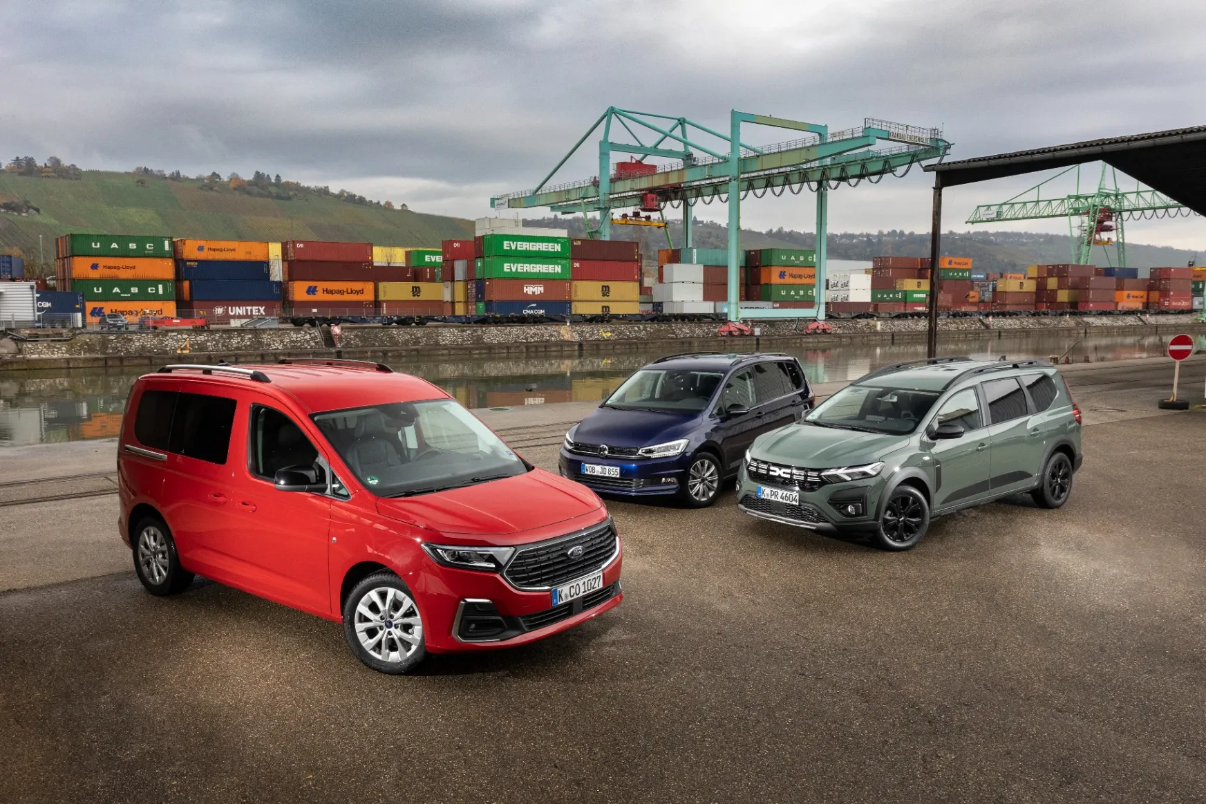 Jobb választás az olcsó, családi Dacia, mint a furgonszerű Ford és az egyterű Volkswagen?