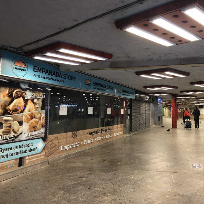 500 millió forint közpénzből nyitottak egy pékséget a Nyugati aluljáróban, ami fél év után bezárt