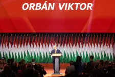 Menet közben nem vált lovat a Fidesz, újra Orbánt választották a párt elnökének
