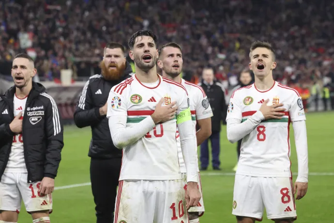 A Montenegró elleni 3-1-es győzelem után a magyar válogatott játékosai elénekelték a Himnuszt – Fotó: Hegedüs Róbert / MTI