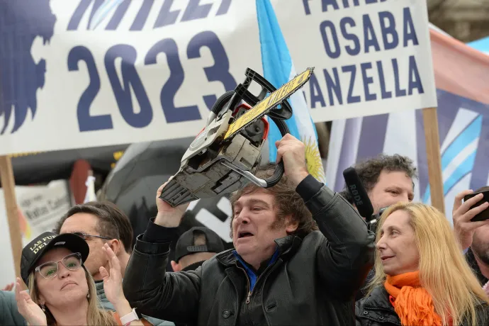 Megnyerte az argentin elnökválasztást a celebből lett szélsőjobboldali politikus, Javier Milei