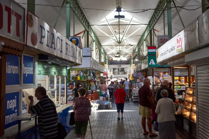 Egyre több idős ember dolgozik itthon, a fő ok a pénzhiány és a kényszer