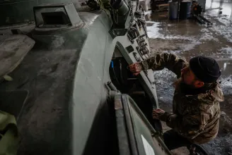 Tíz napja tartanak blokád alatt határátkelőket a lengyel kamionosok, segélyszállítmányok sem jutnak át Ukrajnába