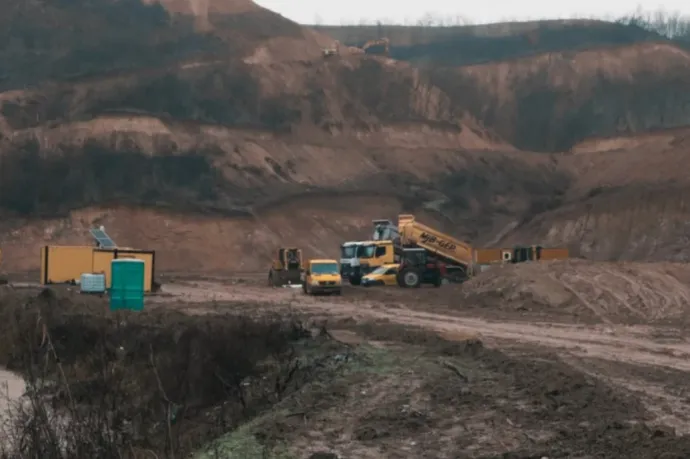 A recski bányavállalat ügyvédje vitatja, hogy káresemény történt volna