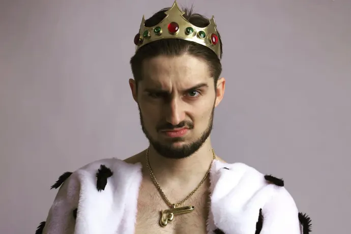 III. Krúbi király leszólt a pórnépnek, és kiosztott mindenkit