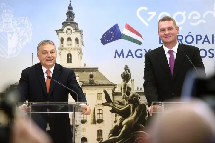 Orbán Viktor kormányfő és Botka László polgármester megállapodik Szegeden a Modern Városok Programról 2017-ben – Fotó: Csongrád-Csanád Megyei Önkormányzat