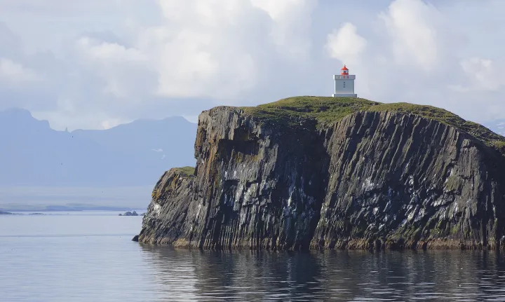 A másik magányos sziget a világítótoronnyal (Elliðaey, Breiðafjörður, Izland) – Fotó: Wikipédia